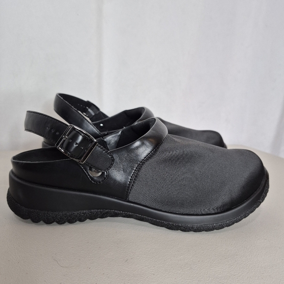 Drew Savannah Black Leather / Black Stretch Convertible Strap Clog - Size 10 WW - Picture 2 of 14